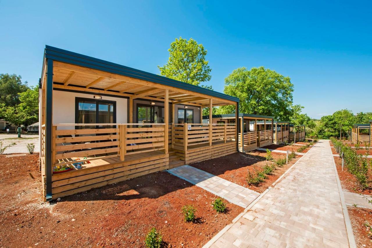 Campsite Lanterna Mobile Homes Mediteran Kamp Poreč Exterior foto